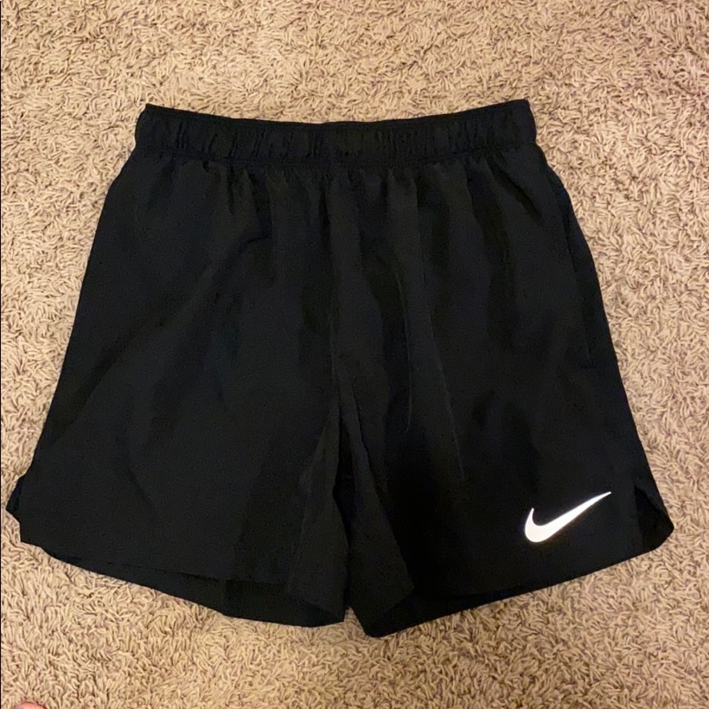 Nike dri fit shorts size medium